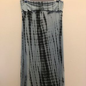 Earthbound Trading Co. // XL // maxi skirt